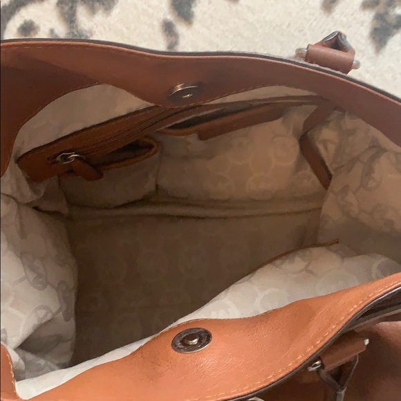 Handbag - Picture 3 of 4